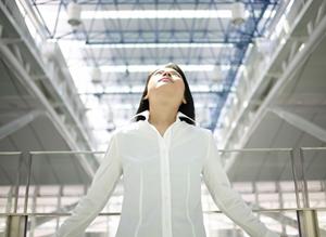 スーツの清潔さを手軽にキープ！宅配クリーニングサービスの魅力を徹底解説